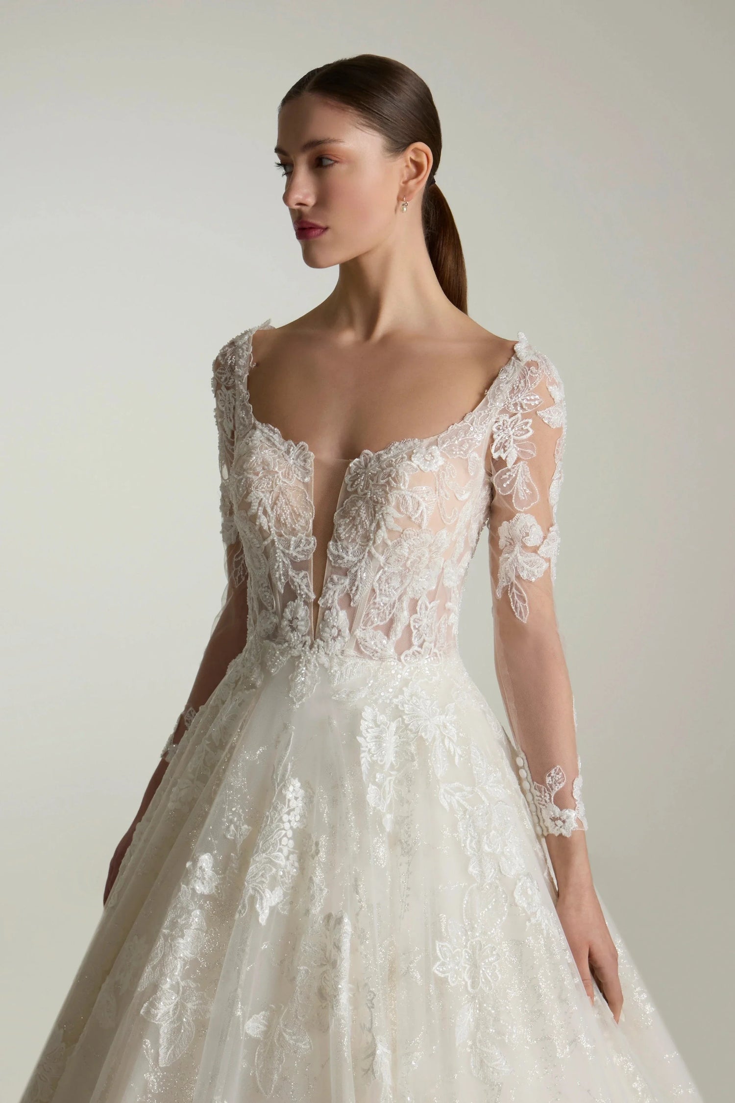 Scoop Neckline Wedding Dresses