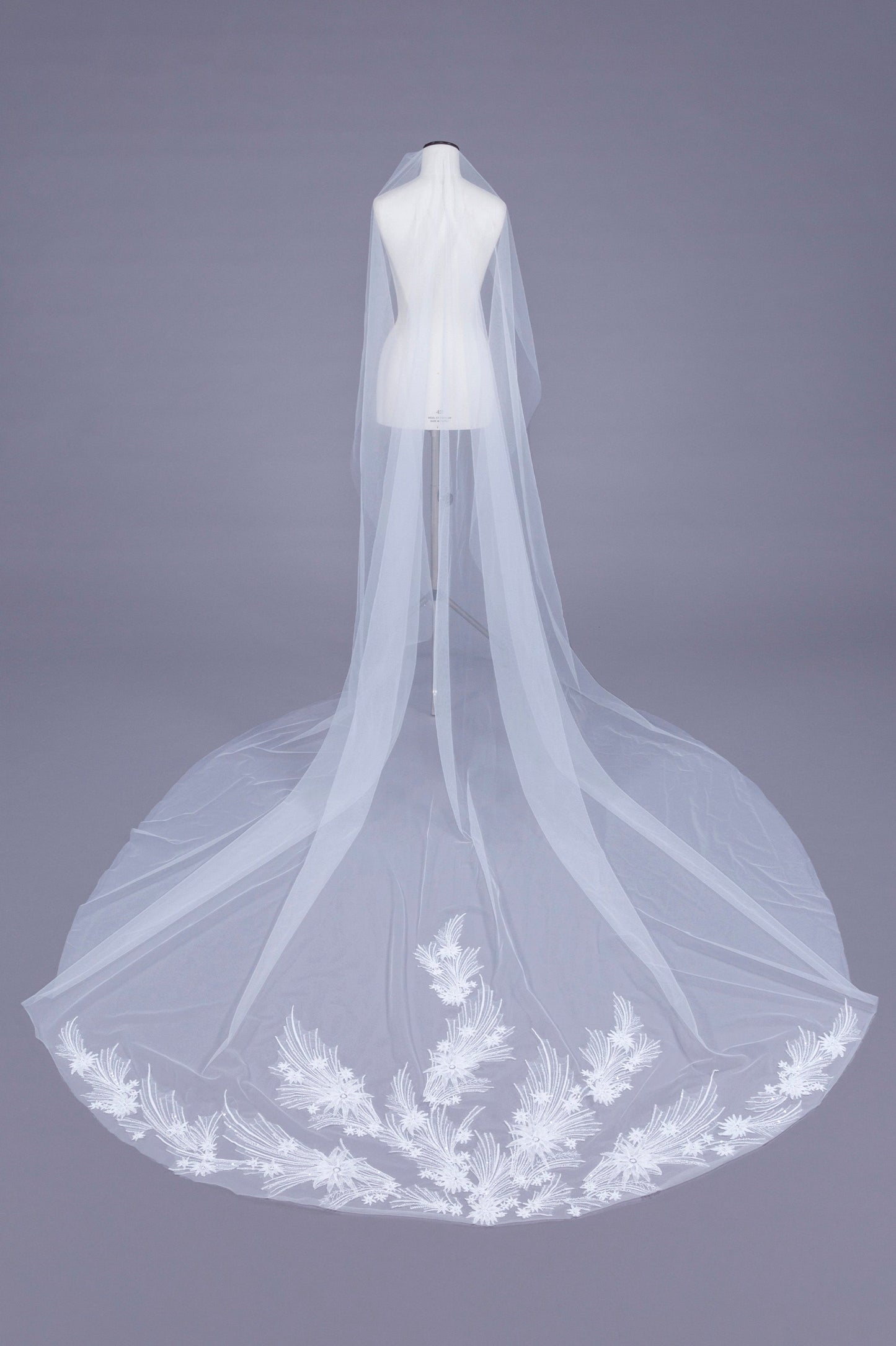 Veil Lansbury B