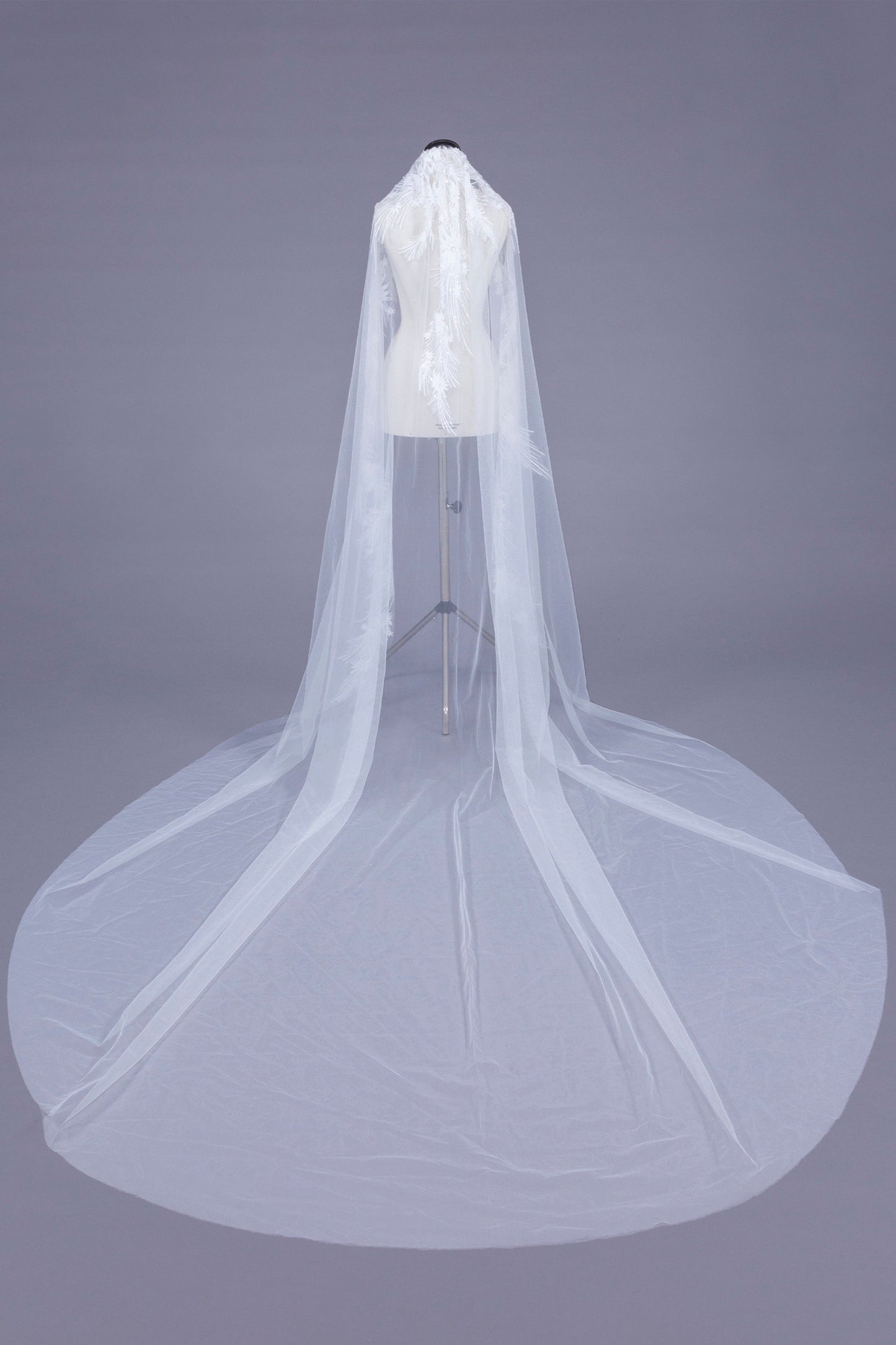 Veil Lansbury T