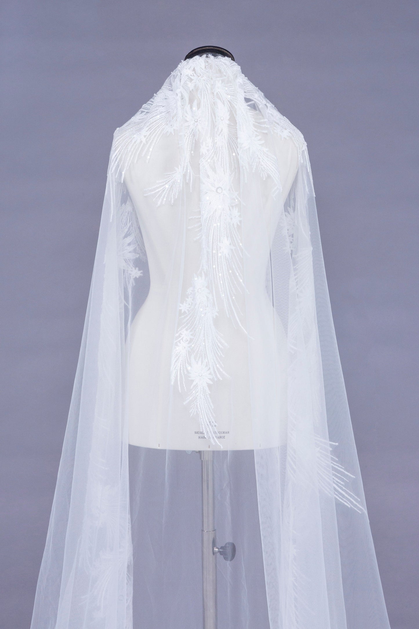 Veil Lansbury T
