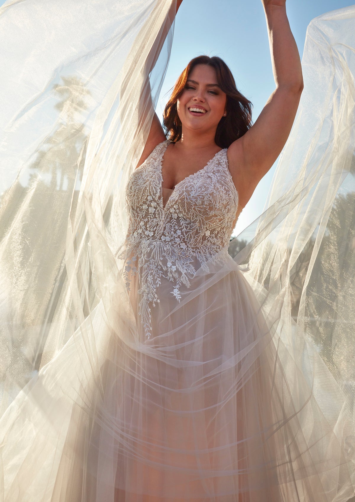 Crimson wedding dress 60 photos - Vianawedding.com Crimson wedding dress 60 photos - Vianawedding.com
